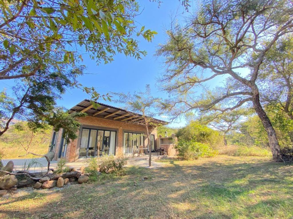 Crocodile Sands River Lodge Mbombela Extérieur photo